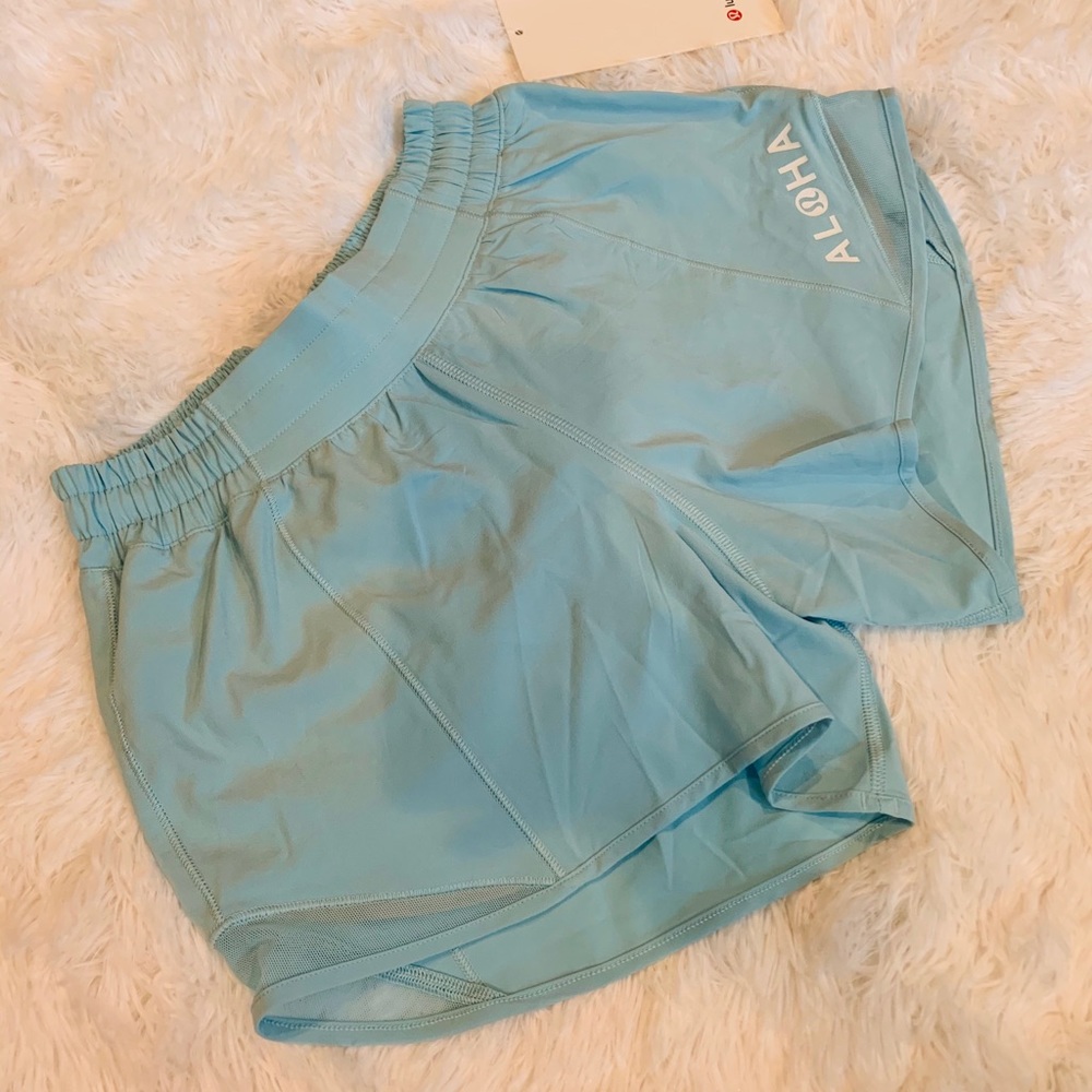 SOLD ululemon light blue hotty hot 4 inch short 2
